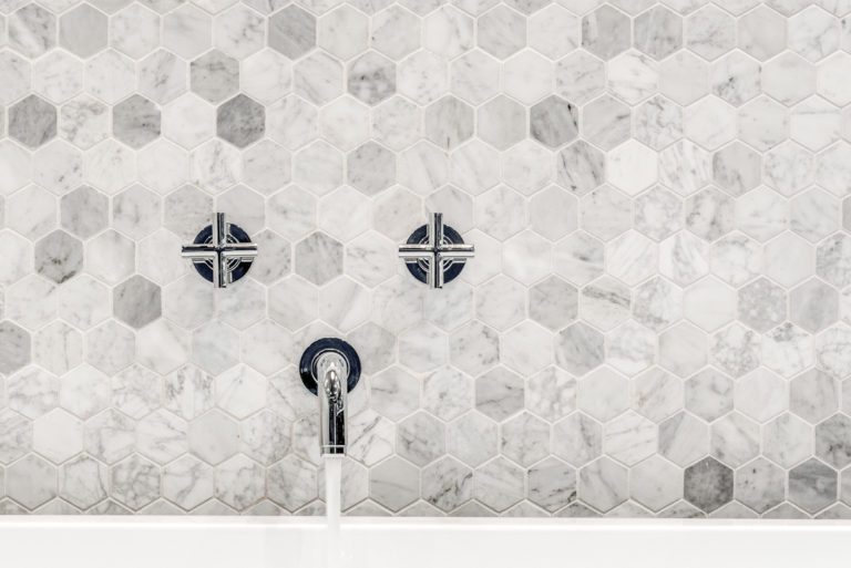 bathroom remodeling in Dallas Tx by NOMI Marble wall